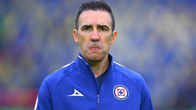 Vicente Sánchez, quien ganó la Concachampions con Cruz Azul, catalogó a Nicolás Larcamón, aunque sin mencionarlo, como vende humo, en un posteo en su cuenta de Instagram.