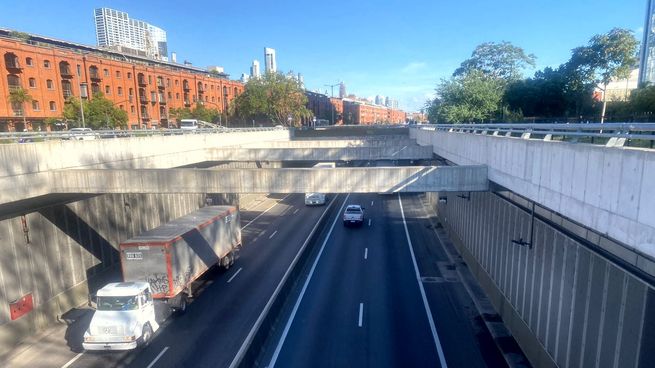 Habilitarán el Paseo del Bajo para autos los fines de semana y feriados.