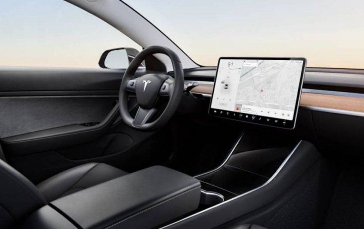 El Tesla Model 3 por adentro.