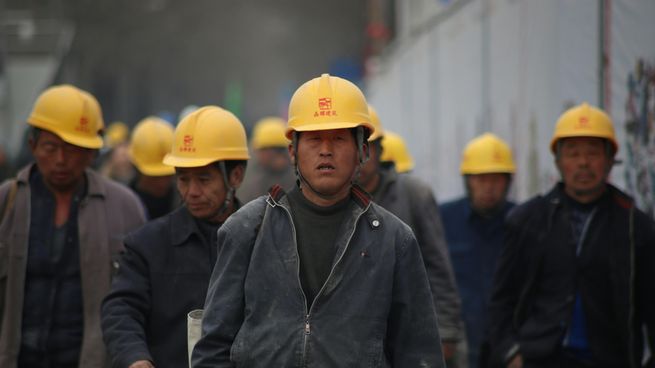 La industria china creció al menor ritmo en 12 meses.