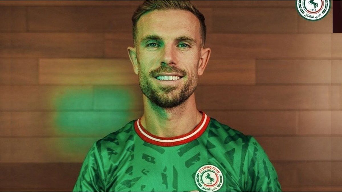 English footballer apologizes to the LGBT+ community for playing in Saudi Arabia
