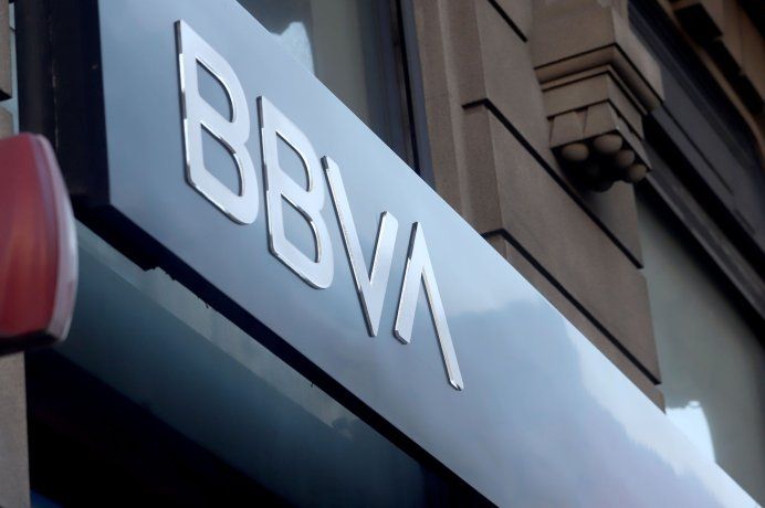 BBVA ofrece una financiación hasta el 80% de la propiedad, con plazos de hasta 360 meses, sin límite en el monto del crédito.