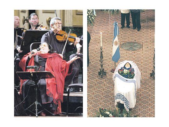 Junto a la Orquesta Estable, la noche del recital en noviembre de 2006 cuando el Colón cerró sus puertas.; El adiós final, en el Salón de los Pasos Perdidos del Congreso, donde sus restos serán velados hasta el mediodía de hoy.