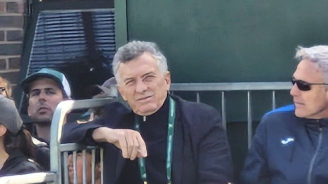 El expresidente Mauricio Macri en la tribuna del tradicional torneo de tenis de Wimbledon.