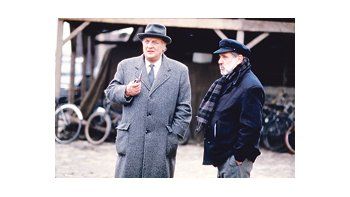 EL INSPECTOR MAIGRET Y EL HOMBRE EN EL BANCO