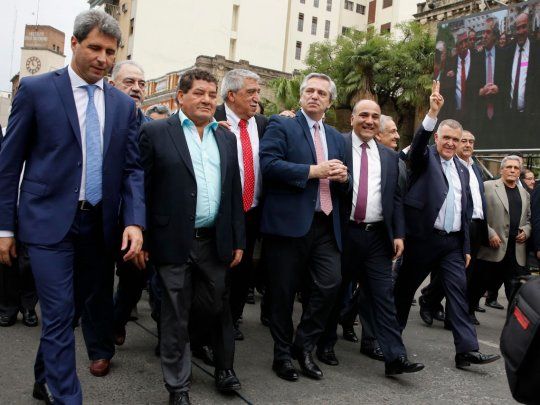 El presidente electo, Alberto Fernández, se reunió en Tucumán con gobernadores, sindicalistas y empresarios.&nbsp;