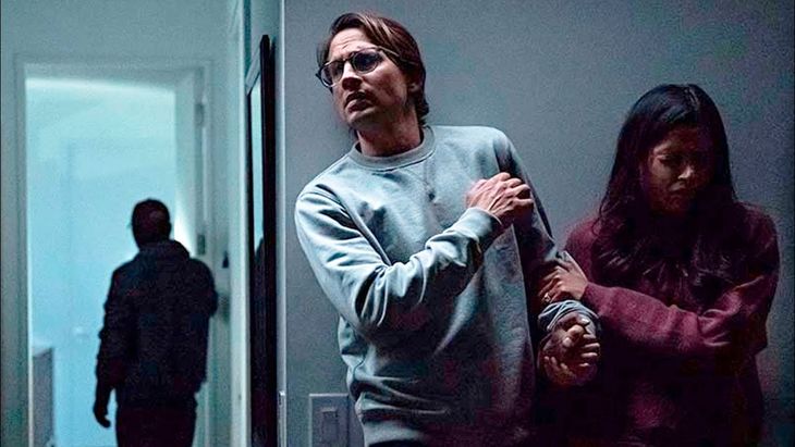 Intrusion, a suspense drama film available on the Netflix platform. Intrusion, a suspense drama film available on the Netflix platform.
