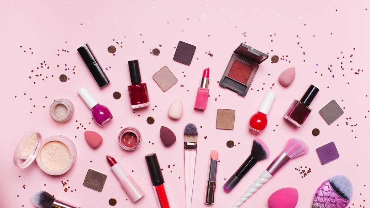 What are the most bizarre beauty tricks in Hollywood?