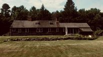 La casa está ubicada en Harrisville, Rhode Island, en los Estados Unidos.