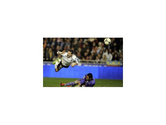 El momento previo al gol de Piatti. Valencia tiene un pie en las semifinales.