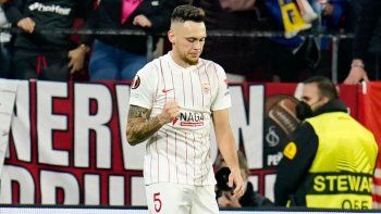 Europa League argentina. Lucas Ocampos hizo un gol en Sevilla y Guido Rodríguez otro en Betis.