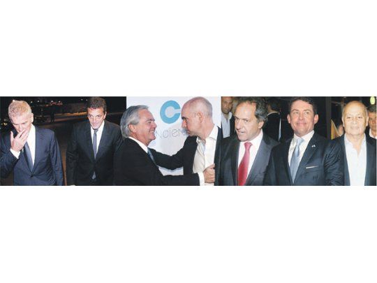 Minué de escenario en la cena de Conciencia en La Rural. Francisco de Narváez y Sergio Massa,  sigilosos, al ingresar para que no los perturbase la presencia de Daniel Scioli, que se quedó más de lo habitual. No se saludaron, pero buscaron acariciar el voto de la burguesía porteña. Exadversarios, se abrazaron Federico Pinedo  y Horacio Rodríguez Larreta. El embajador de EE.UU., Noah Mamet, sueña con un festival y el Momo tuvo mesa propia.
