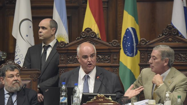 Gustavo Penadés le solicitó a la vicepresidenta Beatriz Argimón celeridad en el tratamiento de su desafuero.
