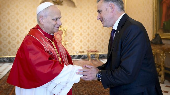 Yamandú Orsi y León XIV conversaron sobre la ley de eutanasia.