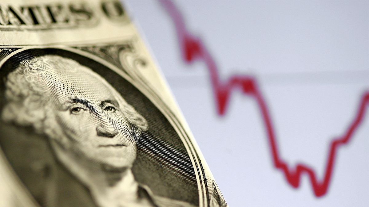 The dollar chained its fifth fall in a row in the range of $ 43