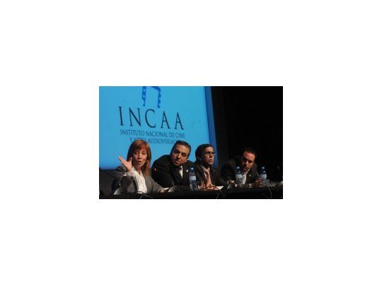 La presidenta del Instituto Nacional de Cine y Artes Audiovisuales (INCAA), Liliana Mazure, presenta la iniciativa.