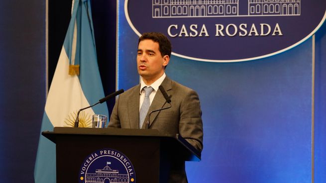 El vocero presidencial, Adrián Ravier, defendió el rumbo económico del Gobierno durante una conferencia de prensa en Casa Rosada.