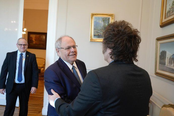 Javier Milei recibió en Casa Rosada al embajador de Israel en la Argentina, Eyal Sela.