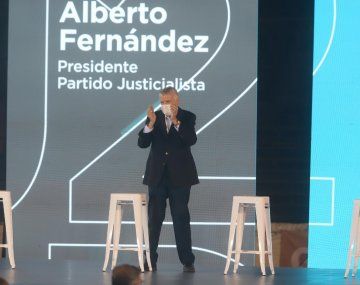 José Luis Gioja deja la presidencia del Partido Justicialista a manos de Alberto Fernández.