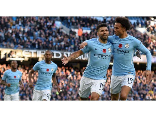 Agüero celebra un nuevo gol en Manchester City.