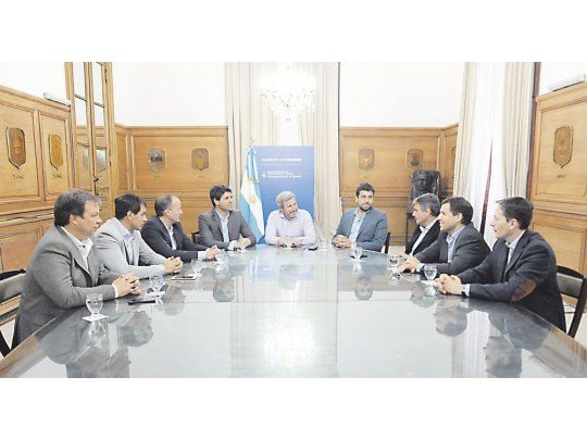 PJ “friendly”. Rogelio Frigerio, Sebastián García de Luca y Lucas Delfino recibieron ayer en Casa Rosada a  Martín Insaurralde, Mariano Cascallares, Juan Zabaleta, Fernando Gray, Eduardo Bucca yJuan Pablo de Jesús.