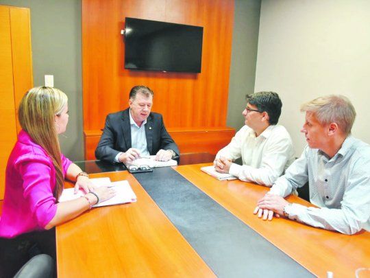 PASO. Primer contacto de funcionarios de Peppo con t&eacute;cnicos de Capitanich.