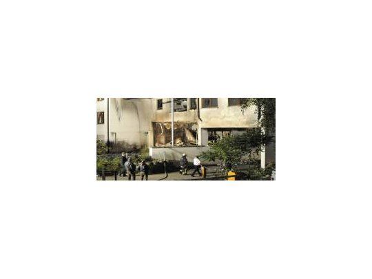 La vivienda donde la mujer mató a su ex compañero y al hijo de ambos, de cinco años.