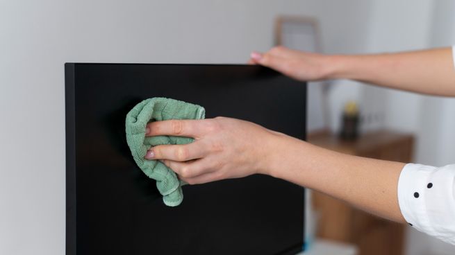 El truco viral que revoluciono la forma de limpiar pantallas.