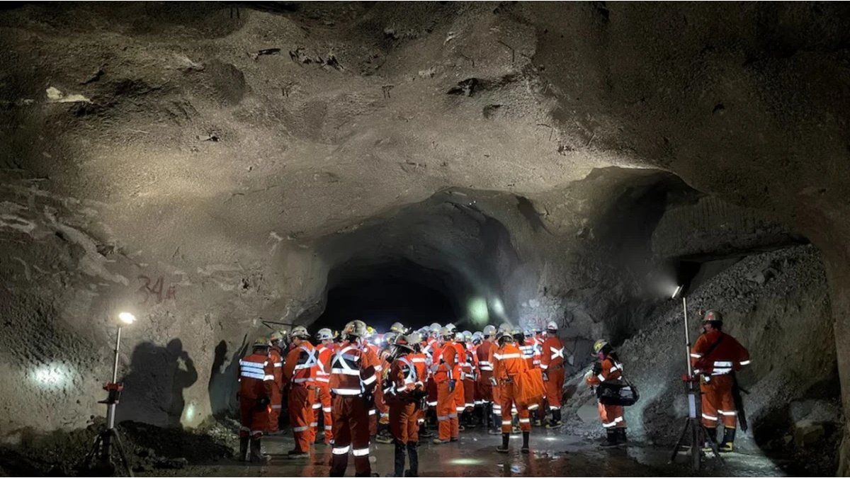 There are already four deceased miners in the lieutenant and the search for two missing after the collapse continues