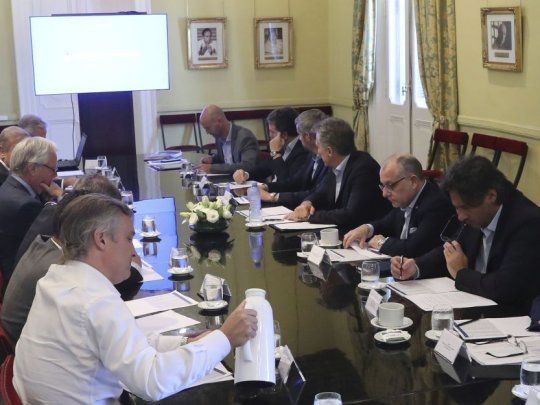 Antes del encuentro con el área económica, el Presidente encabezó una reunión de Gabinete.