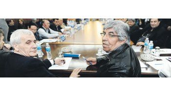 ámbito.com | Antonio Caló y Hugo Moyano, meses atrás durante una reunión del Consejo Directivo de la CGT. En julio, pueden ser rivales.