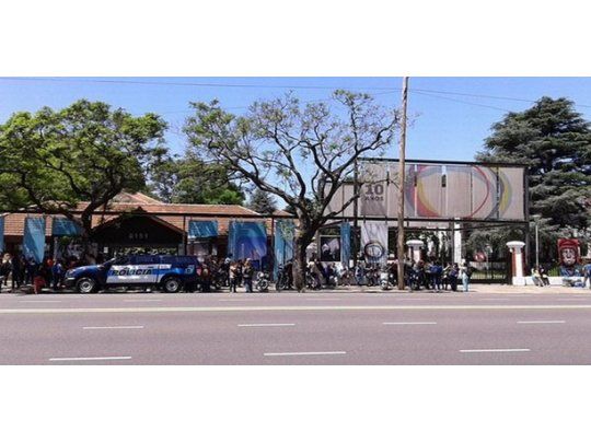 Las trabajadores evacuados del predio de la EX ESMA.