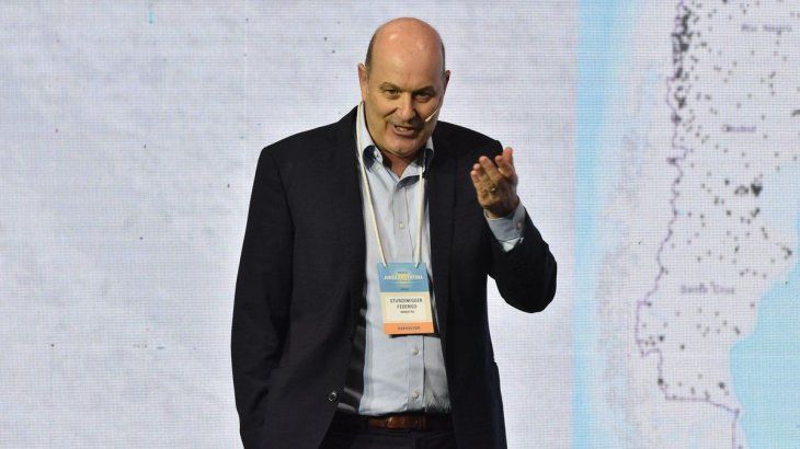 Sturzenegger defendió en rumbo económico del Gobierno. Sturzenegger defendió en rumbo económico del Gobierno.