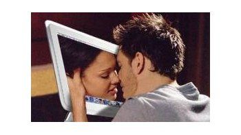 Cada vez más personas buscan pareja en Internet
