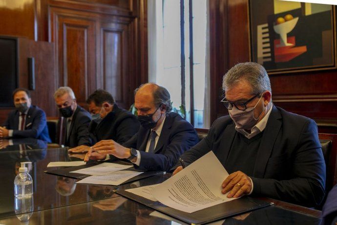 Acuerdo entre BNA, la Cámara Argentina de Farmacias (CAF) y la Federación Argentina de Cámaras de Farmacias.