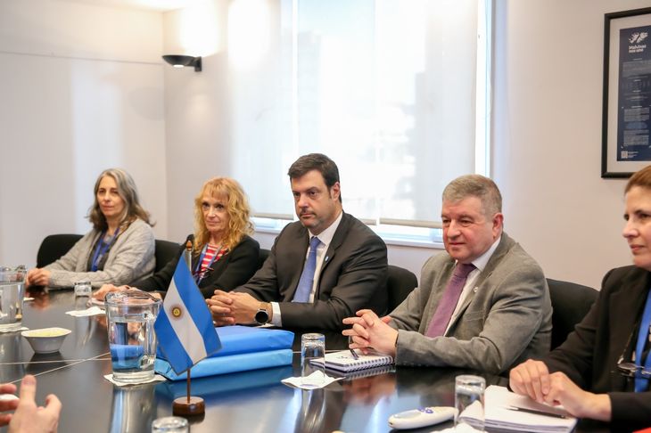 New technology contributes to the planning of productive activities and territorial planning. New technology contributes to the planning of productive activities and territorial planning.
