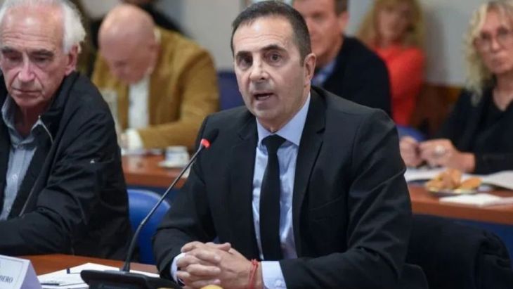 Julio Cordero is the Secretary of Labor who reports to Sandra Petovello's Ministry of Human Capital Julio Cordero is the Secretary of Labor who reports to Sandra Petovello's Ministry of Human Capital
