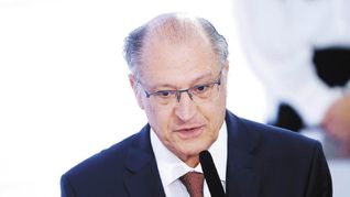 El vicepresidente de Brasil calificó de lamentable los dichos de Javier Milei contra Lula da Silva.