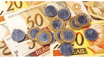 El real se apreció 0,9% a 3,705 por dólar