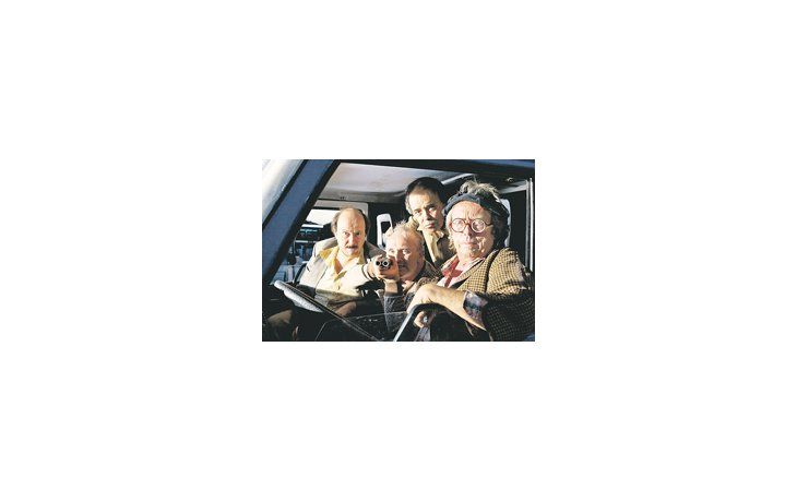 ámbito.com | Aunque «Torrente 4» no tiene argumento y su idea básica ya es reiterativa, lo que ayuda a darles un toque diferente a los chistes gruesos del personaje de Santiago Segura es el buen aprovechamiento del 3D.