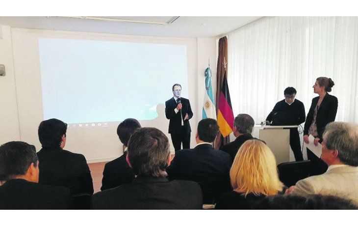 Promoción. En su desembarco en Berlín, Bordet explicó las potencialidades de Entre Ríos en energías renovables e infraestructura portuaria.