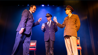 Antes del 24 retrata el progresivo vaciamiento del poder civil, las internas militares, la complicidad de sectores empresariales y eclesiásticos. Antes del 24 retrata el progresivo vaciamiento del poder civil, las internas militares, la complicidad de sectores empresariales y eclesiásticos.