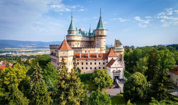 The Slovakia Working Holiday Visa offers young Argentines between 18 and 35 years of living, working and exploring Europe for a year. The Slovakia Working Holiday Visa offers young Argentines between 18 and 35 years of living, working and exploring Europe for a year.