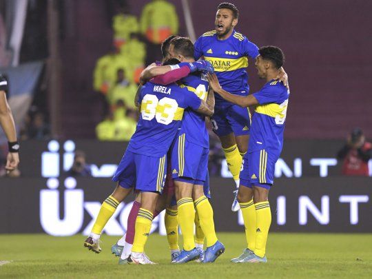 Boca casi no generó chances, pero fue más efectivos en los penales que Racing y jugará la final de la Copa de la Liga Profesional.