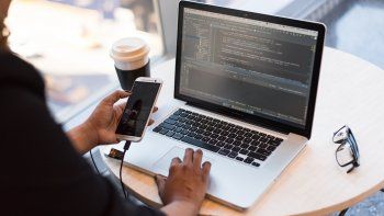 para entidades de usuarios, declarar internet, tv paga y moviles como servicio publico es un cambio copernicano