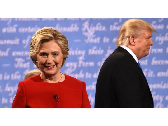 Primera encuesta le otorgó amplia victoria a Hillary en el debate con Trump