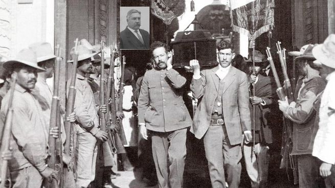 Es asesinado por el huertismo, en 1913, el revolucionario maderista, Abraham González.
