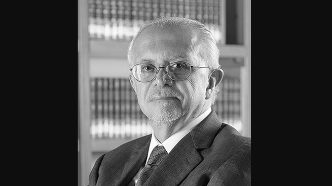 Se otorga el Premio Nobel de Química en 1995 al investigador Mario Molina.
