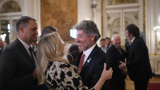 KARINA MILEI Y JUAN BAUTISTA MAHIQUES