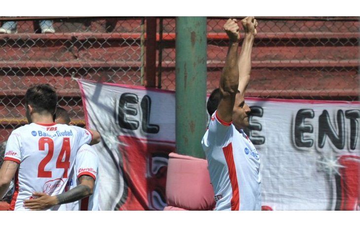 Wanchope Ábila fue la gran figura de Huracán con dos tantos (Foto: AFA).